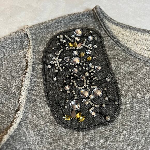 Romeo & Juliet Couture Embellished Shoulder Relaxed Fit Sweatshirt Size Small - Picture 5 of 8
